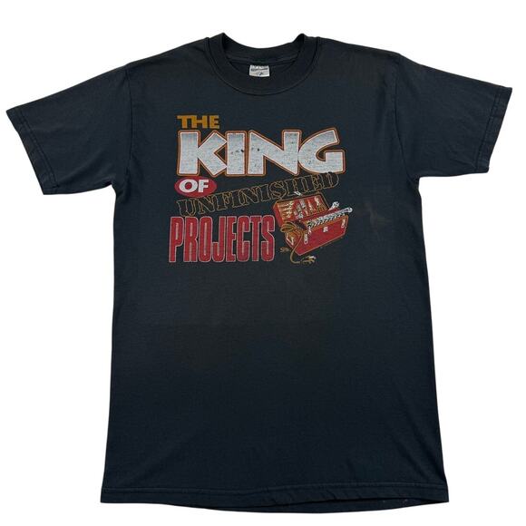Vintage "The King of Unfinished Projects" Dad Husband Father Gag Joke Medium - Picture 1 of 7
